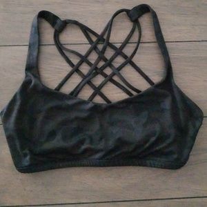 Lululemon Camo Free to be Wild 6